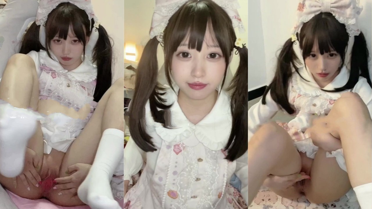 04年明星气质艺术女学生香蕉不娜娜 为筹钱下海 揉搓美穴极致反差非常惹火