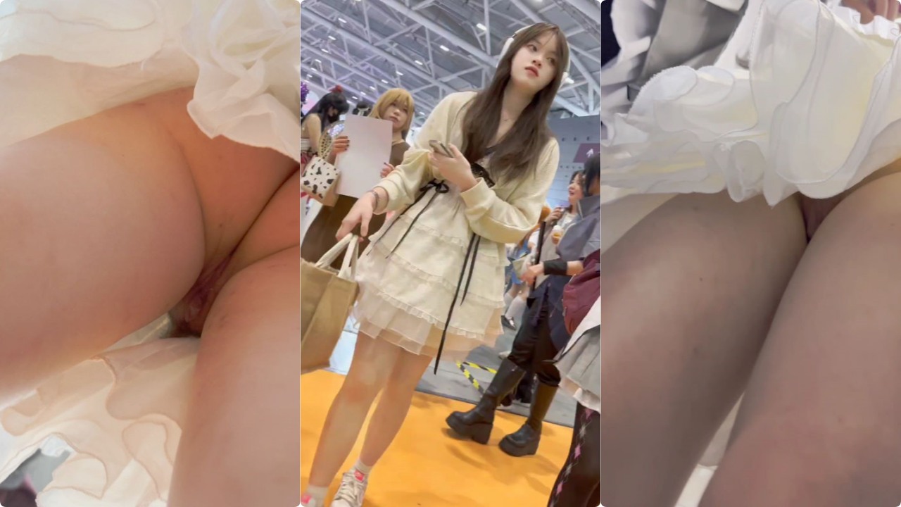 清纯可爱学生妹逛漫展 居然是真空出门露出粉色鲍鱼 这是出来完成任务吗玩这么花