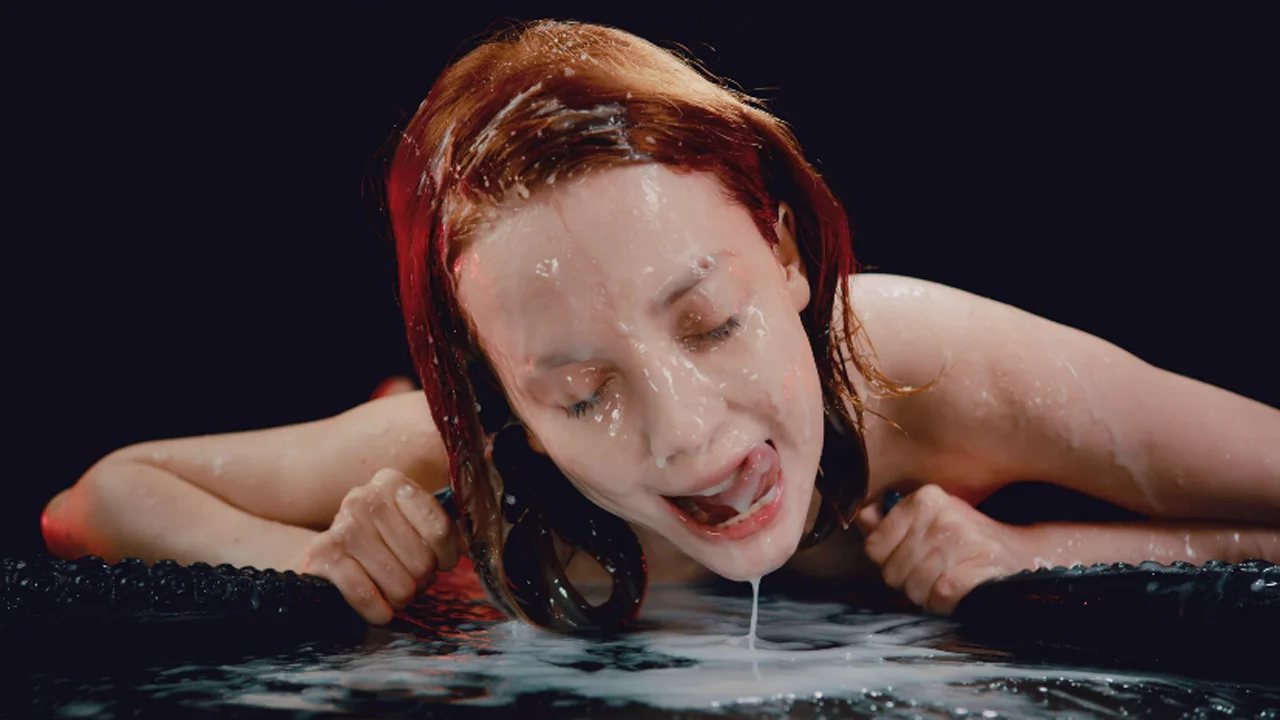 【hentaied】触手伸进嘴里和骚逼里 把巨量的白浆射满一天 让她超满足