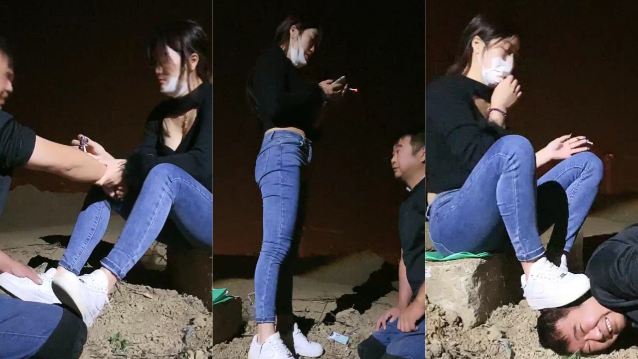 女王调教大叔烟头烫手 脚踩虎背 反差感比绿茶还要反差 大跌眼镜