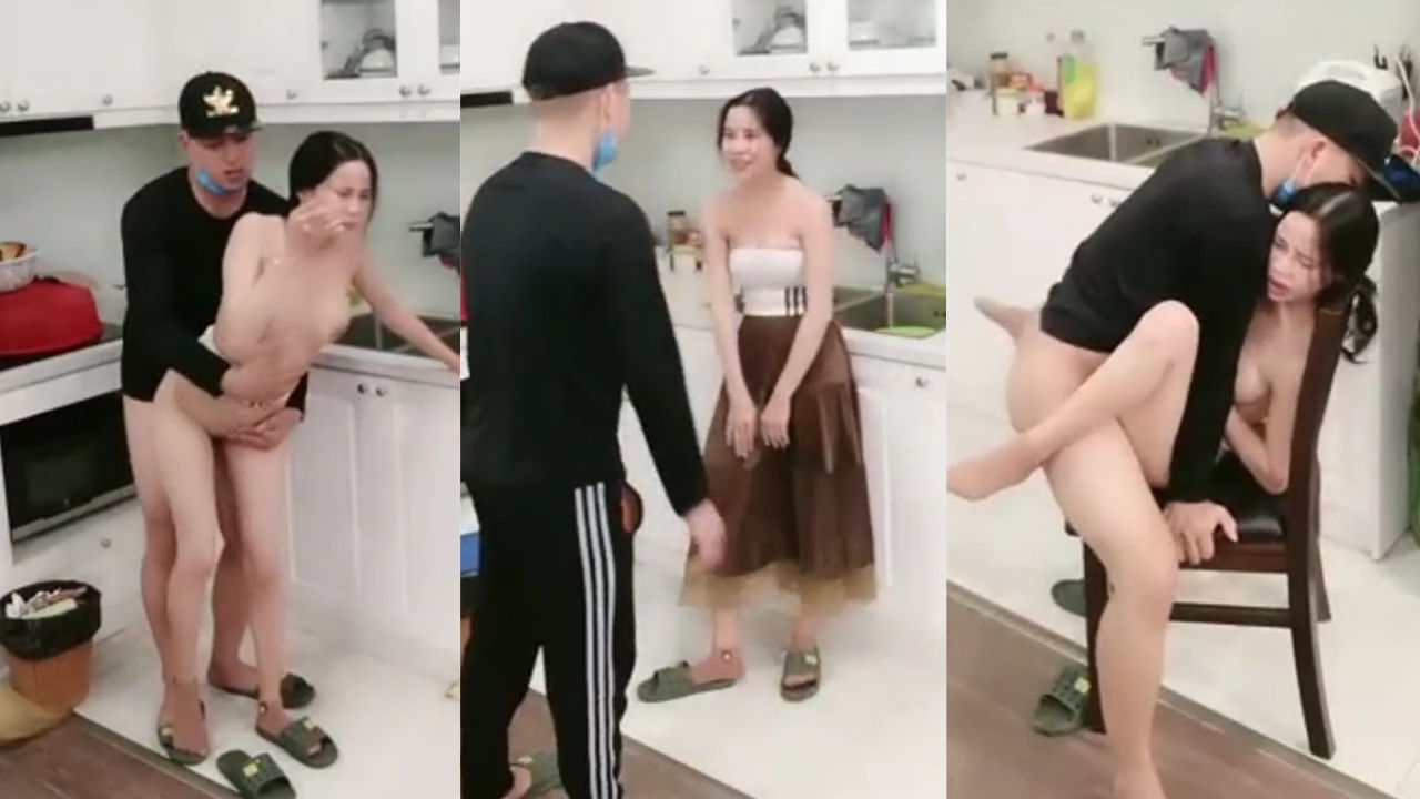 小嫂子在做饭 实在太诱人了 强行在厨房就乱入嫂子的嫩穴 这种感觉美妙极了